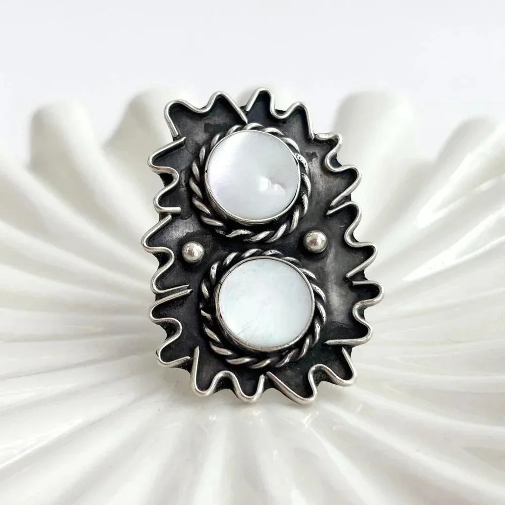 Southwest Style Mother of Pearl Vintage Freeform Wavy Vintage Ring - sz 7 - Picture 7 of 10